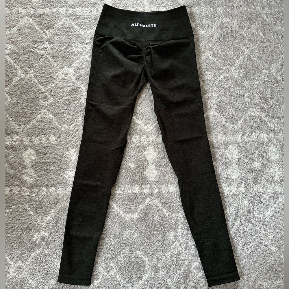 SOLD Alphalete Amplify Leggings Evergreen(1st Launch)